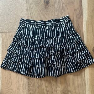 LOFT Black and Tan Mini Skirt (Size 6)